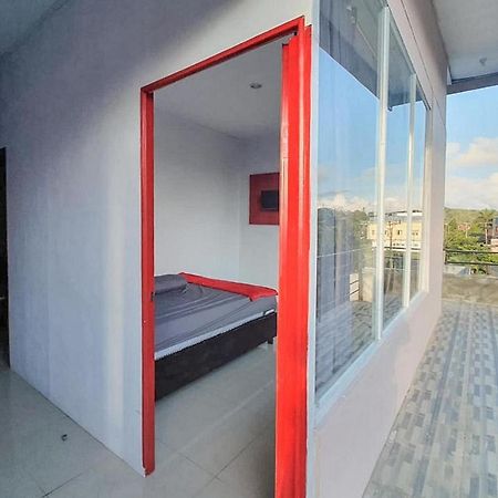 Sky Residence Tomohon Mitra Reddoorz المظهر الخارجي الصورة