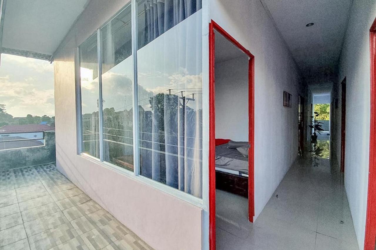Sky Residence Tomohon Mitra Reddoorz المظهر الخارجي الصورة